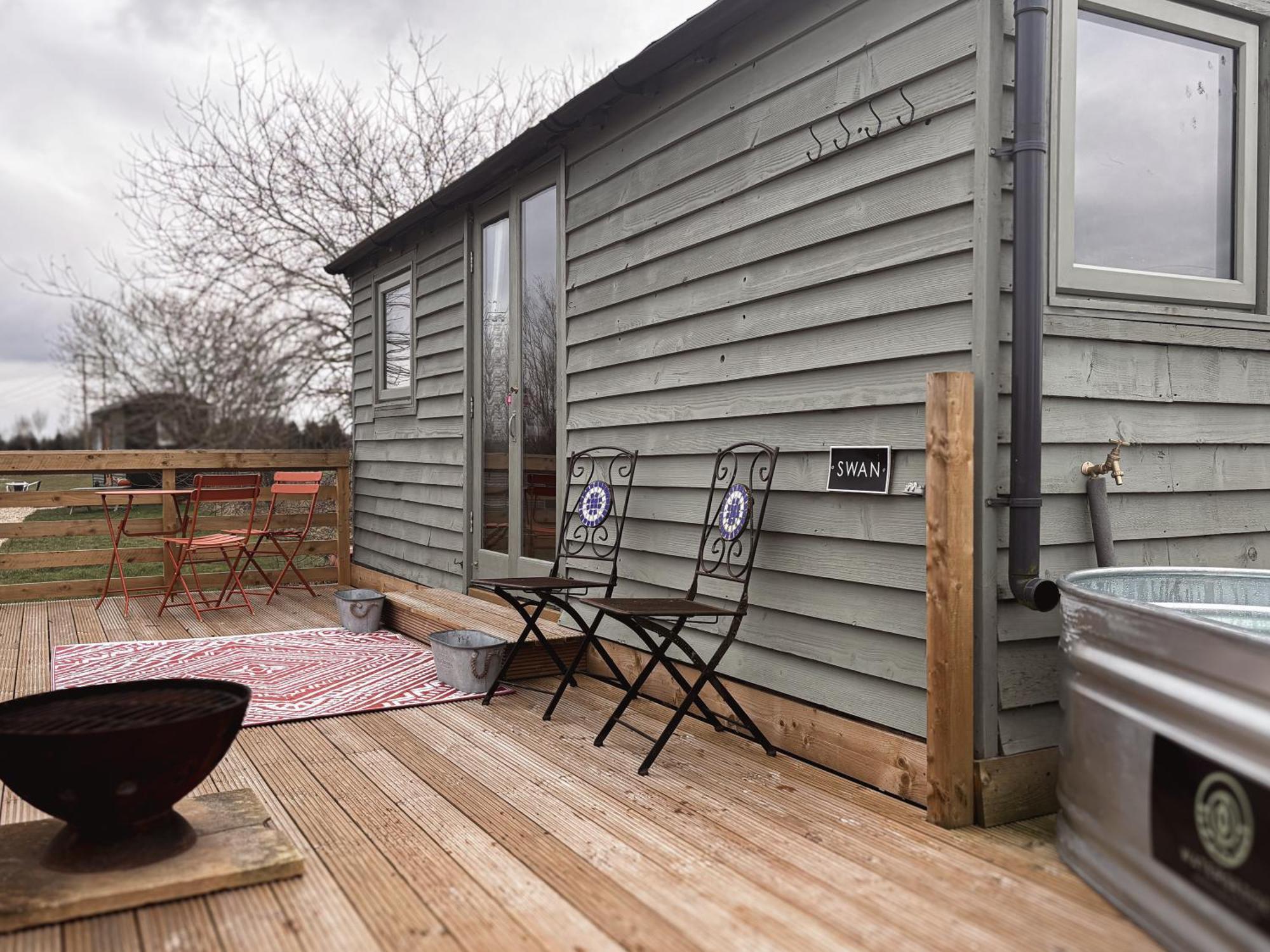 'Swan' Lakeview Lodge Bishampton 외부 사진